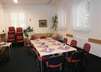 Oblastní charita Ostrov - Odpolední čaje pro seniory